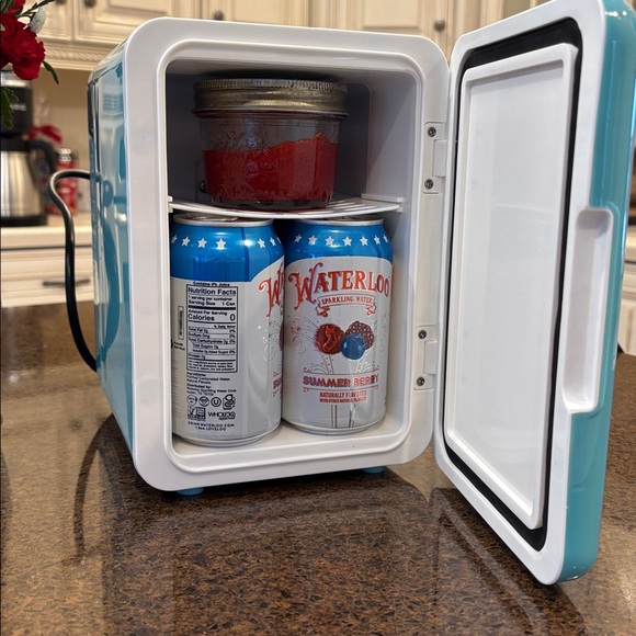 🩵Frigidaire Blue Mini Fridge - Picture 5 of 8
